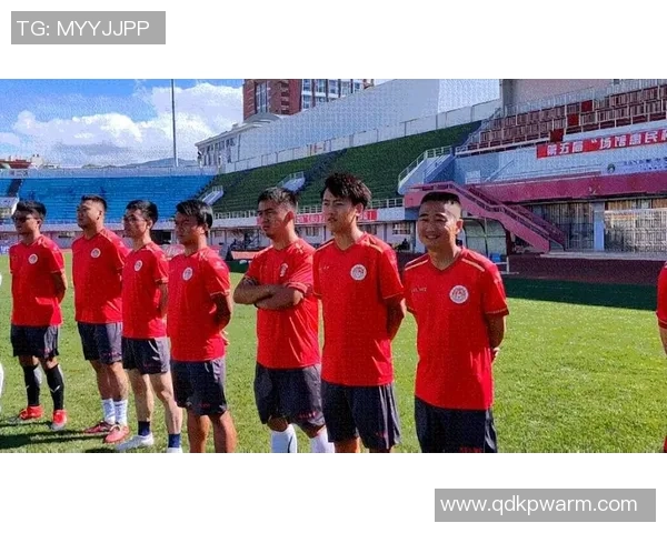 新疆籍足球明星年薪突破百万引发热议助力地方足球发展